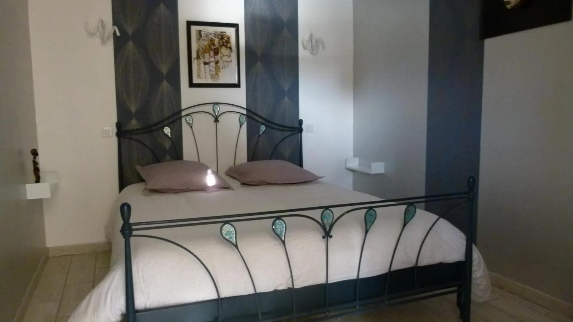 Bed and Breakfast Notre Vie La à Roussas 0*,